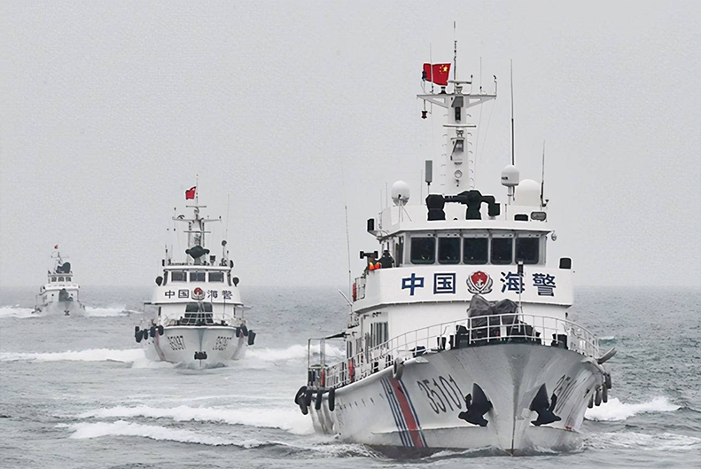 海警船